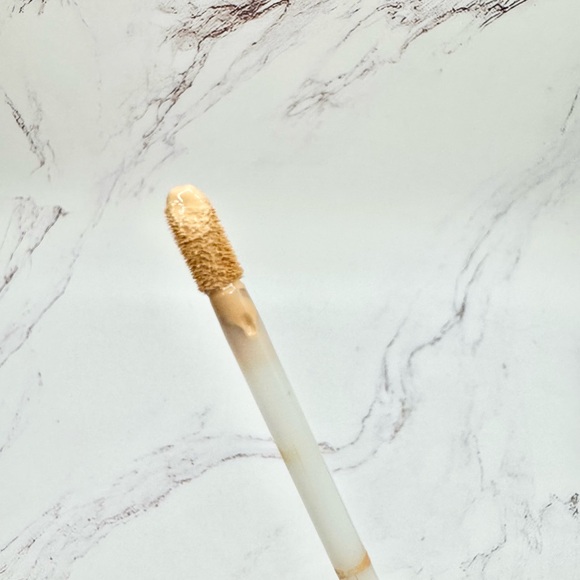 ESTEE LAUDER Double Wear Stay-In-Place Flawless Wear Concealer - Shade 3C - Picture 2 of 3